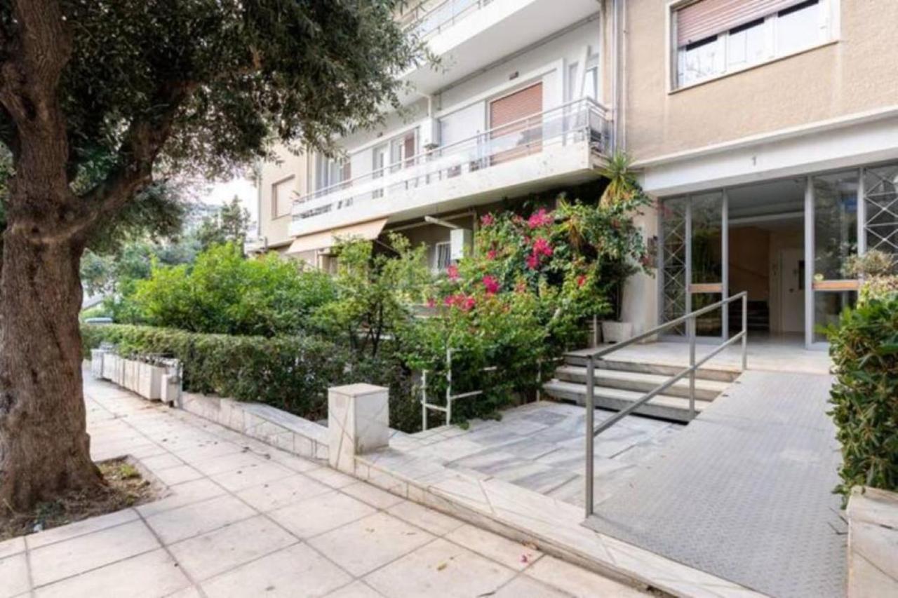 Flisvos Seafront-Marina Apartment Atene Esterno foto