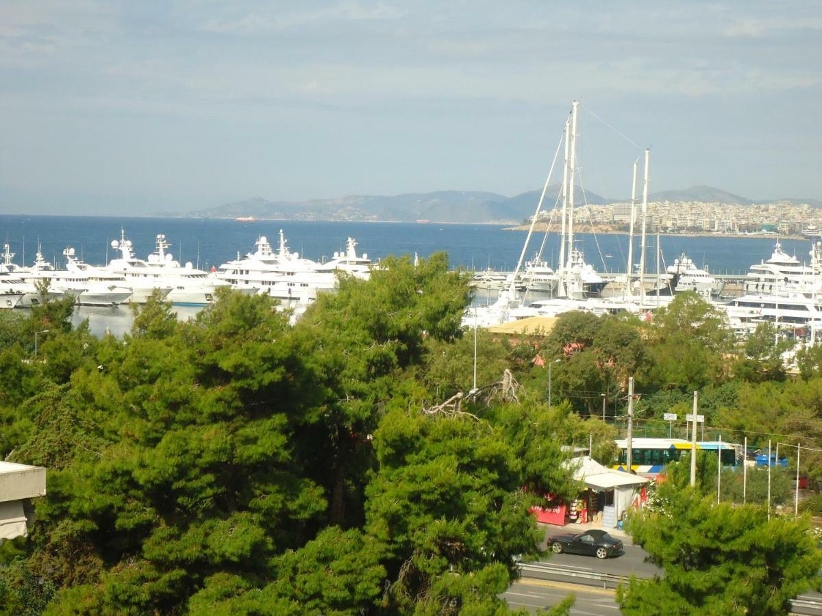 Flisvos Seafront-Marina Apartment Atene Esterno foto