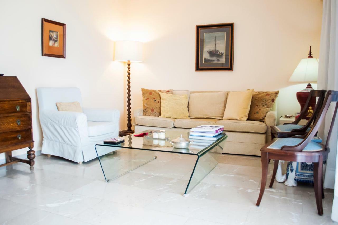 Flisvos Seafront-Marina Apartment Atene Esterno foto
