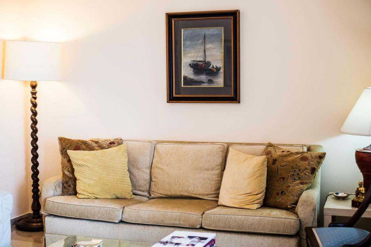 Flisvos Seafront-Marina Apartment Atene Esterno foto