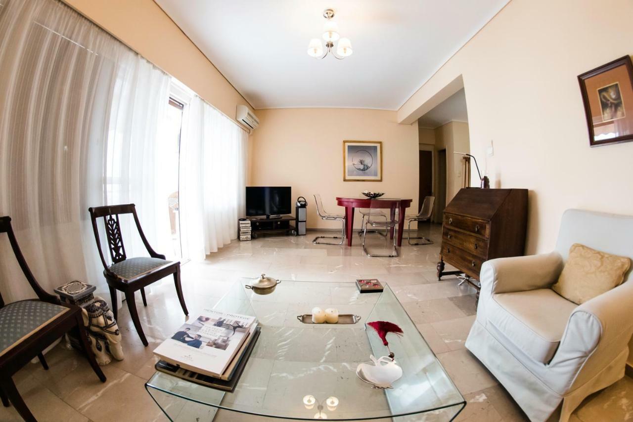 Flisvos Seafront-Marina Apartment Atene Esterno foto
