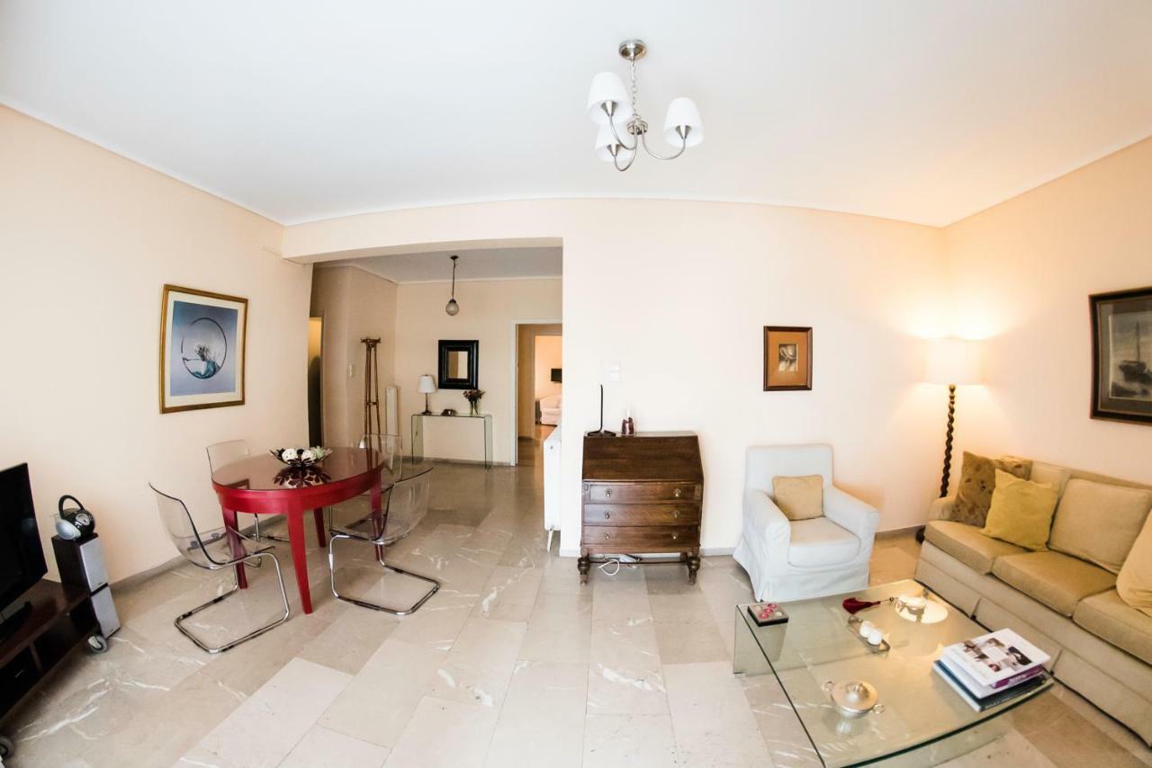Flisvos Seafront-Marina Apartment Atene Esterno foto