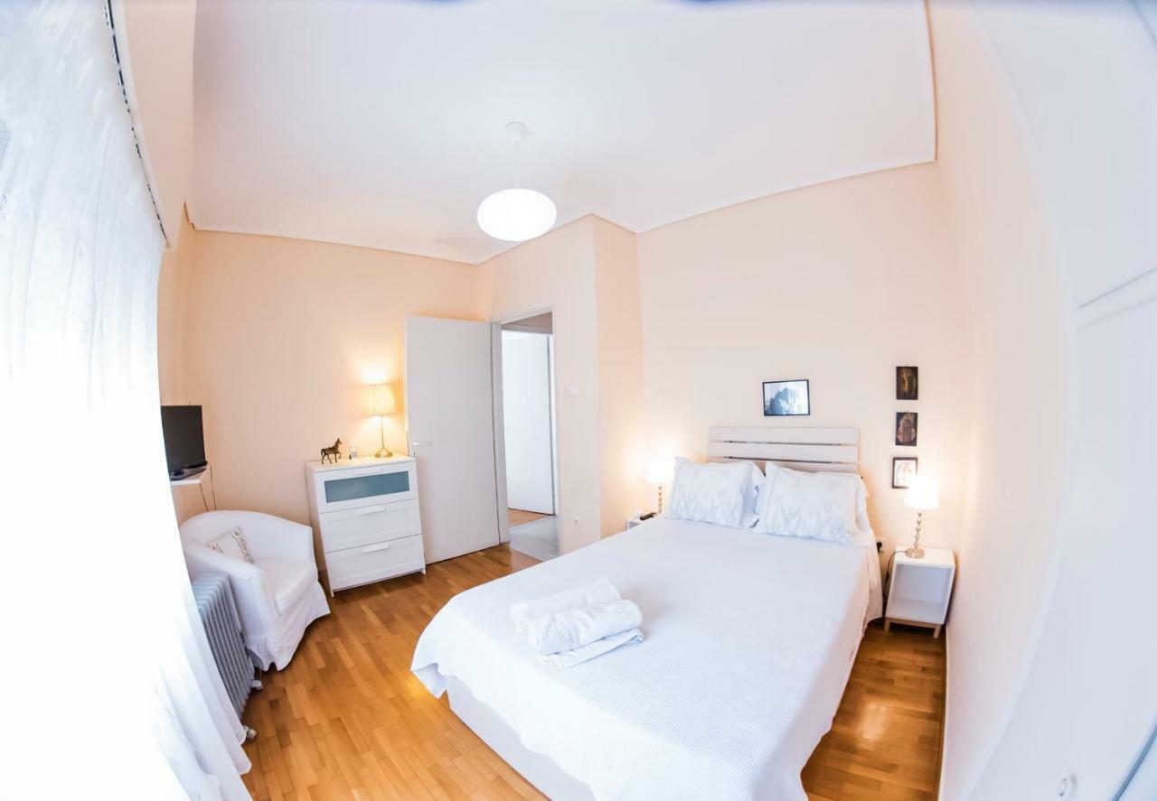 Flisvos Seafront-Marina Apartment Atene Esterno foto