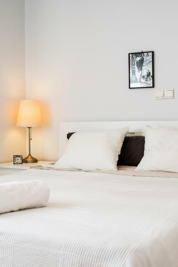 Flisvos Seafront-Marina Apartment Atene Esterno foto
