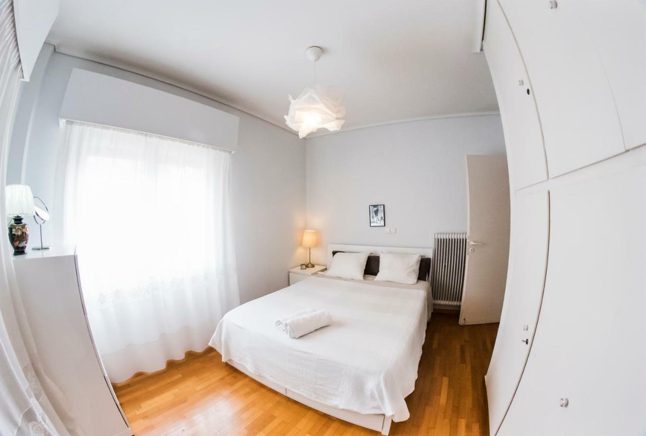 Flisvos Seafront-Marina Apartment Atene Esterno foto