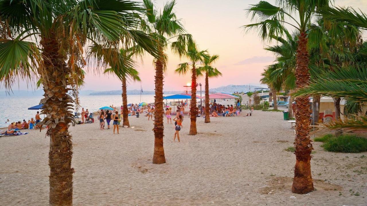 Flisvos Seafront-Marina Apartment Atene Esterno foto